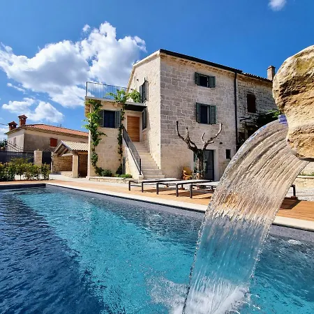 !!new 2023!! Qualia - Heated Pool, 4 Bedrooms, Modern Interior فيلة