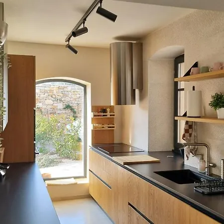 Vila Qualia - Heated Pool, 4 Bedrooms, 2 Kitchens, Stylish Interior *