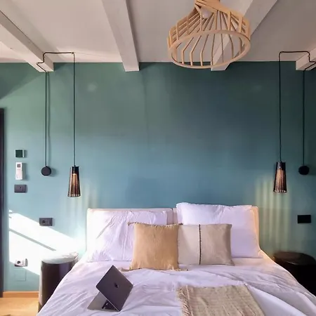 Qualia - Heated Pool, 4 Bedrooms, 2 Kitchens, Stylish Interior * Srbinjak