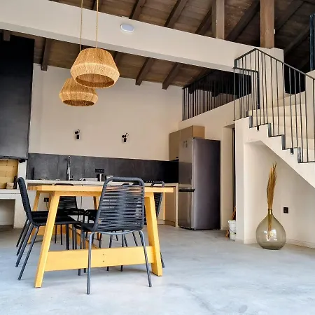 Vila Qualia - Heated Pool, 4 Bedrooms, 2 Kitchens, Stylish Interior