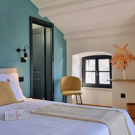 Qualia - Heated Pool, 4 Bedrooms, 2 Kitchens, Stylish Interior Vila *