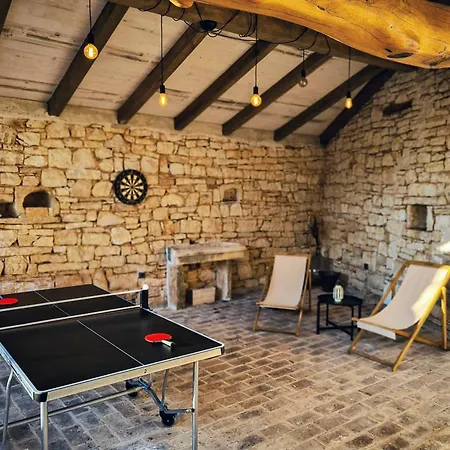 Qualia - Heated Pool, 4 Bedrooms, 2 Kitchens, Stylish Interior Vila *